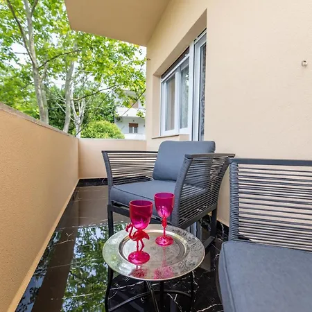Διαμέρισμα Mini Palais - Beachfront, 5 Min Center, Terrace *