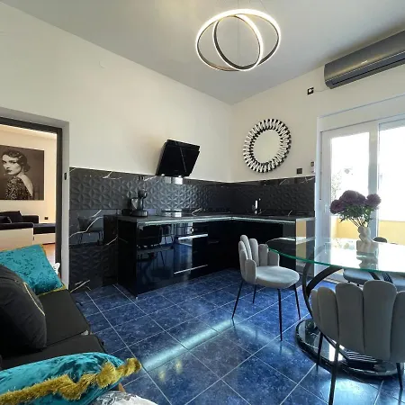Διαμέρισμα Mini Palais - Beachfront, 5 Min Center, Terrace