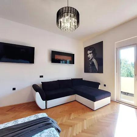 Διαμέρισμα Mini Palais - Beachfront, 5 Min Center, Terrace *